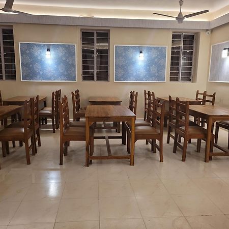 Hotel Ananda Kashi バラナシ エクステリア 写真