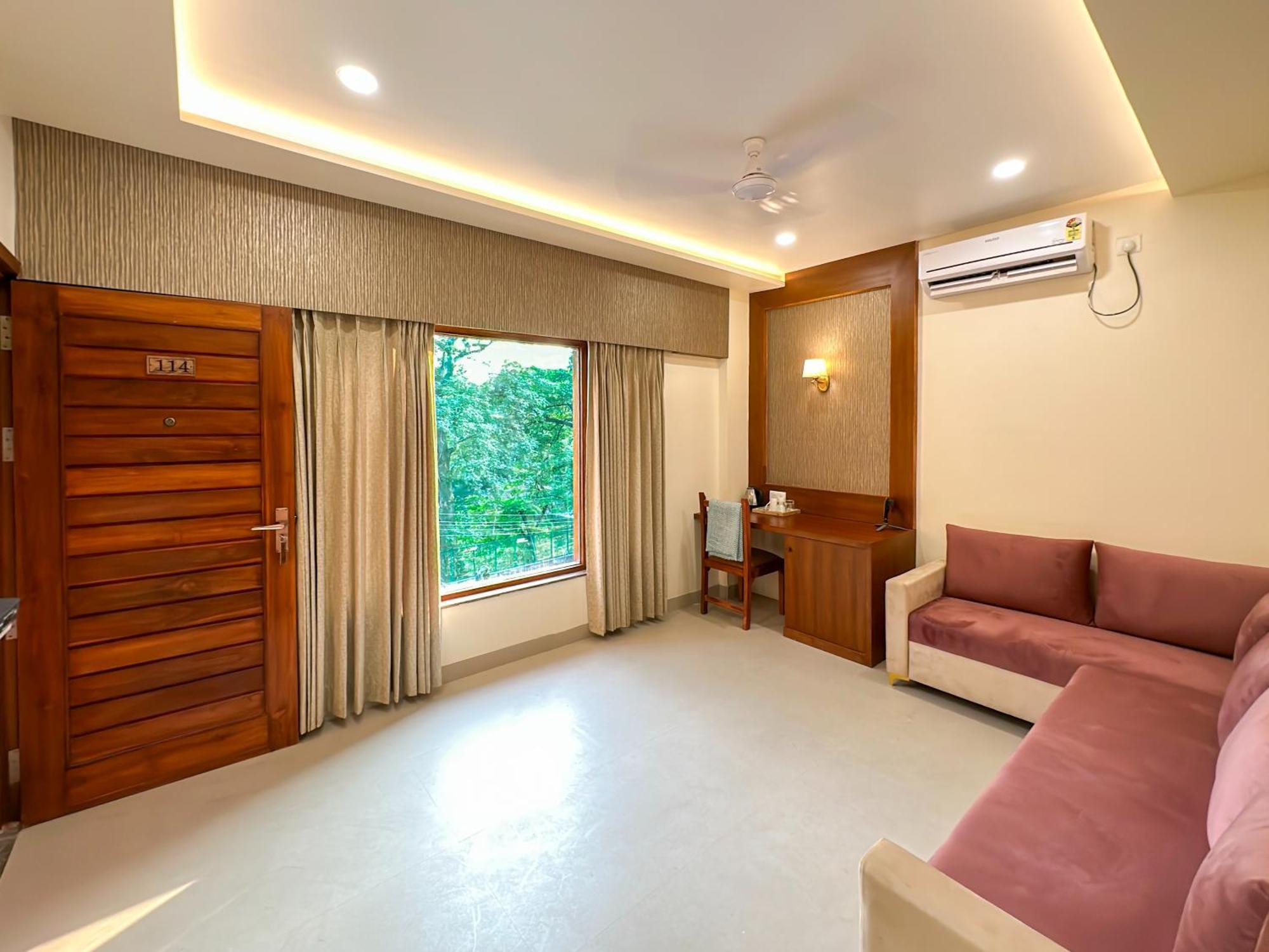 Hotel Ananda Kashi バラナシ エクステリア 写真