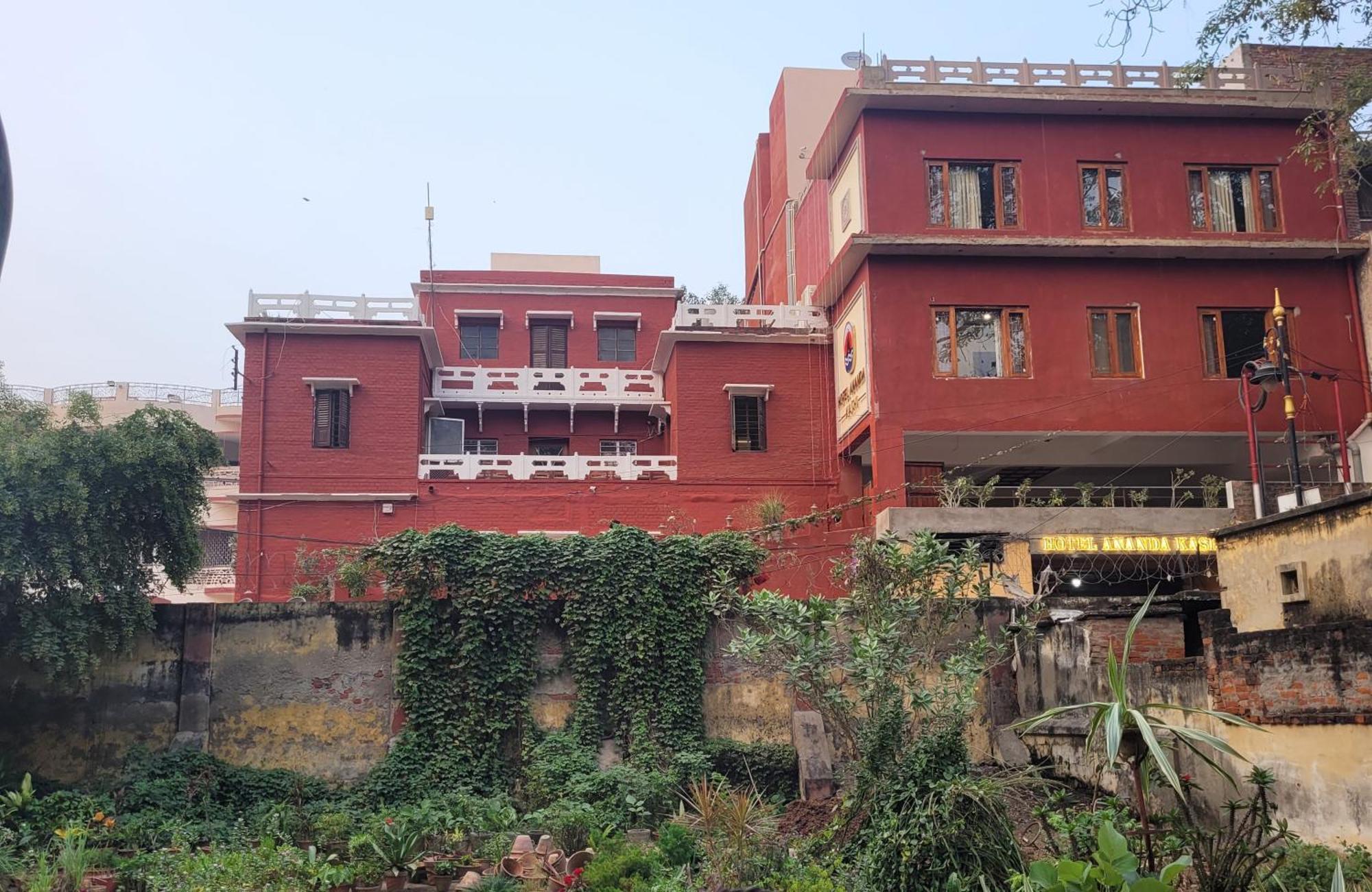 Hotel Ananda Kashi バラナシ エクステリア 写真