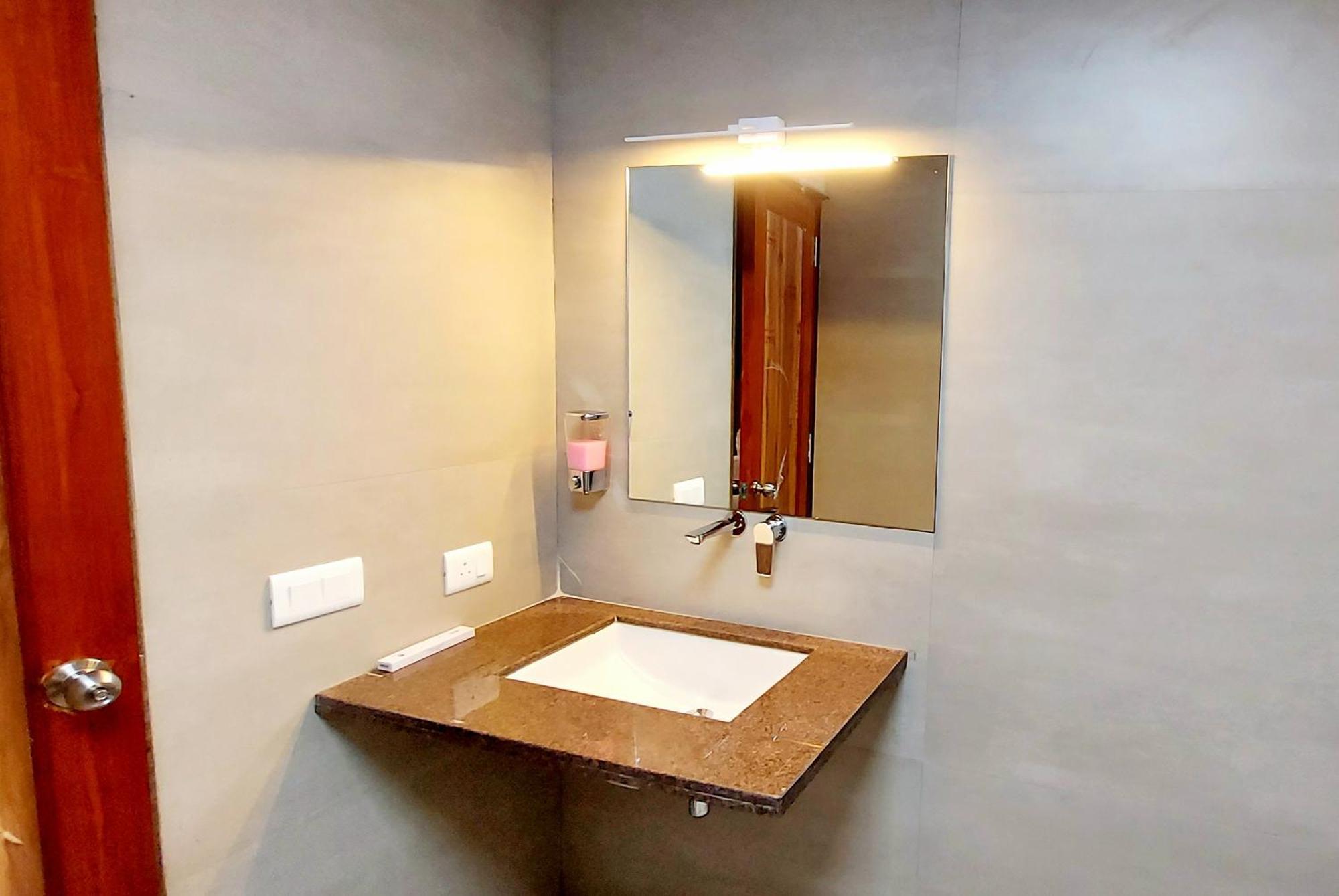 Hotel Ananda Kashi バラナシ エクステリア 写真
